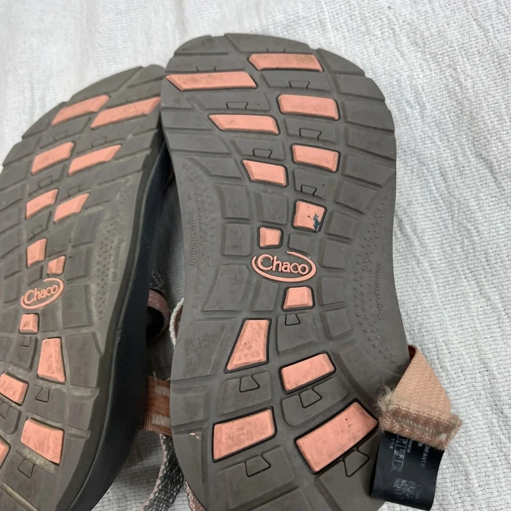 Chaco pink & gray strappy arch support‎ kids 1 sandals Outdoor Beach Swim Hiking
